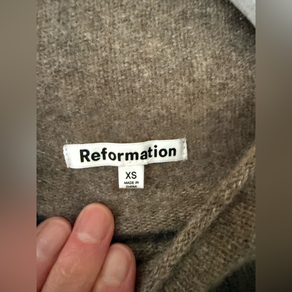 Reformation Dana Roll Neck Cashmere Sweater Cropped Size XS - Picture 4 of 5
